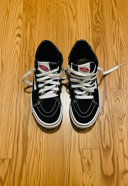 Vans Kids Sk8-Hi Sneakers | Black & White | Size 2 (Little Kid)- Pre-Owned