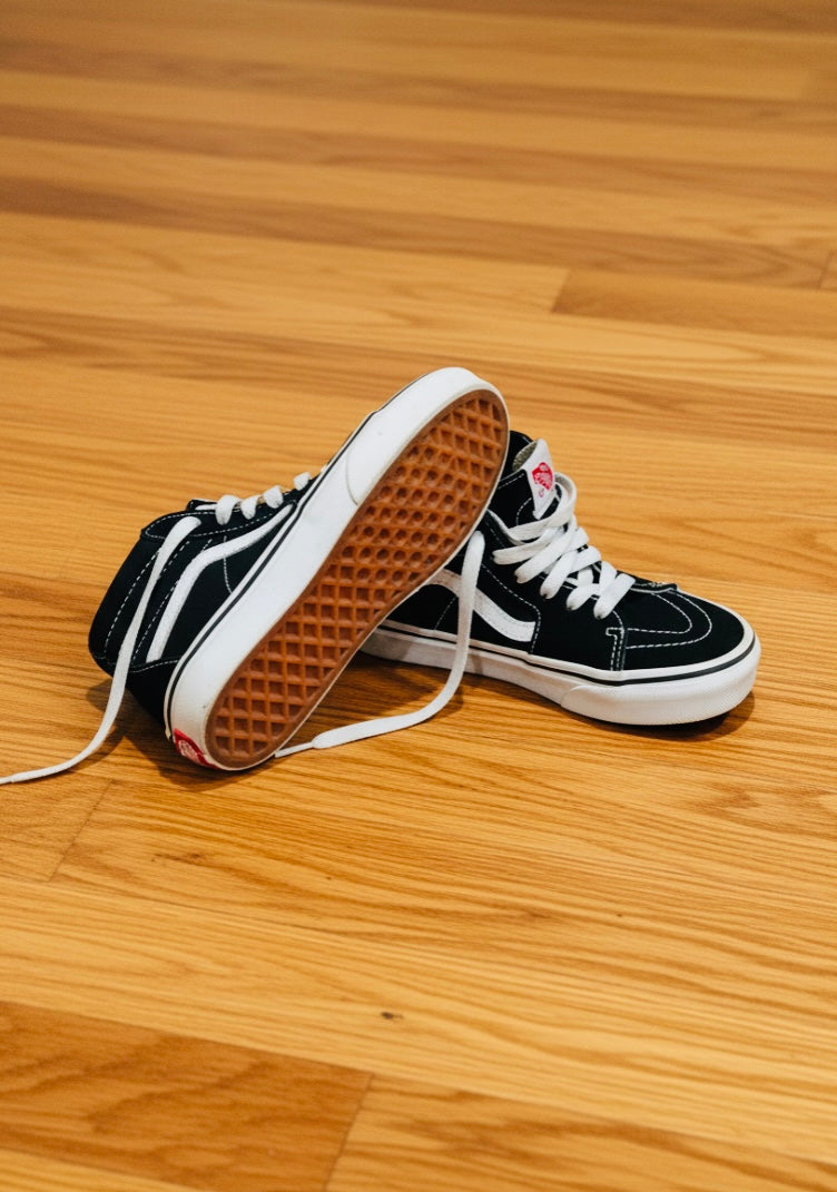 Vans Kids Sk8-Hi Sneakers | Black & White | Size 2 (Little Kid)- Pre-Owned