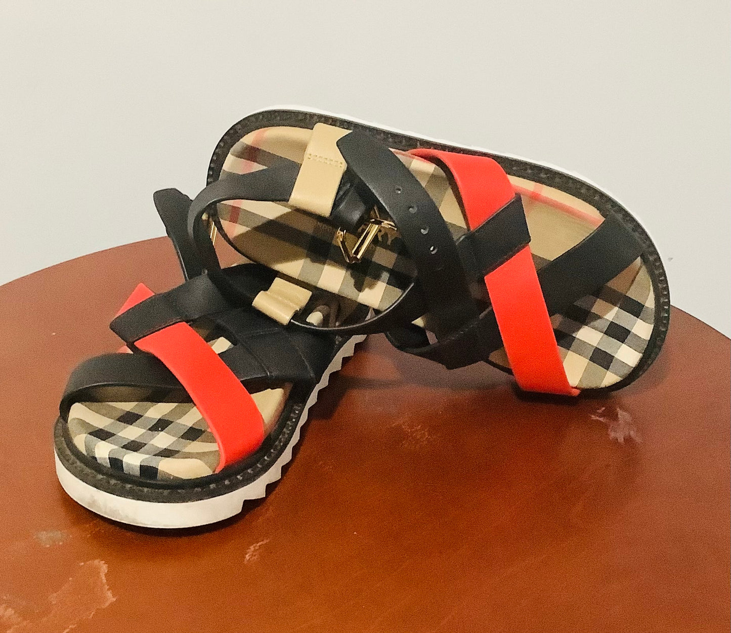 Burberry: Girls Jane Check Slingbacks Sandals Beige Red & Black-Used
