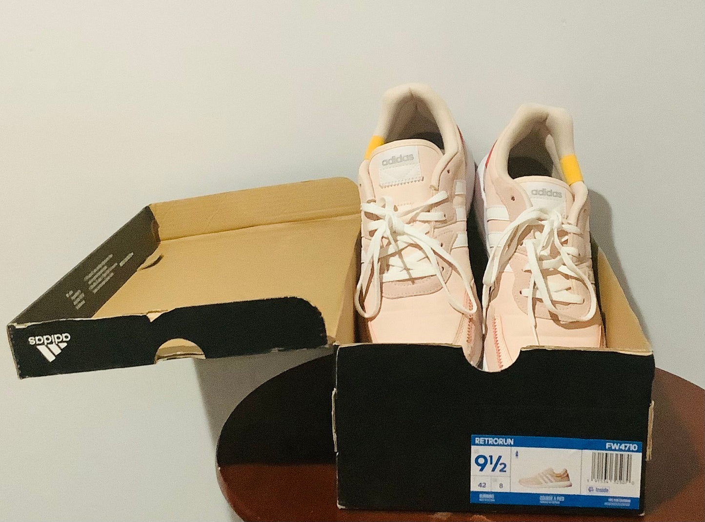 Adidas: Women’s Sneakers 9 1/2-Used