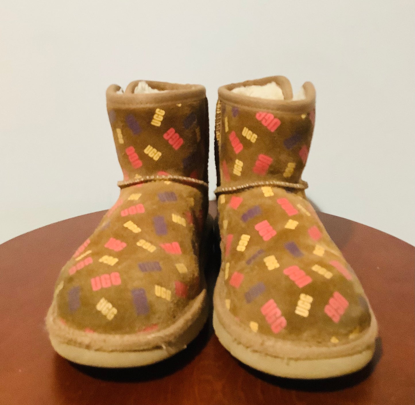 Pre-Owned: Girls UGG K Jona Confetti Logo Boot-Size 1-Used