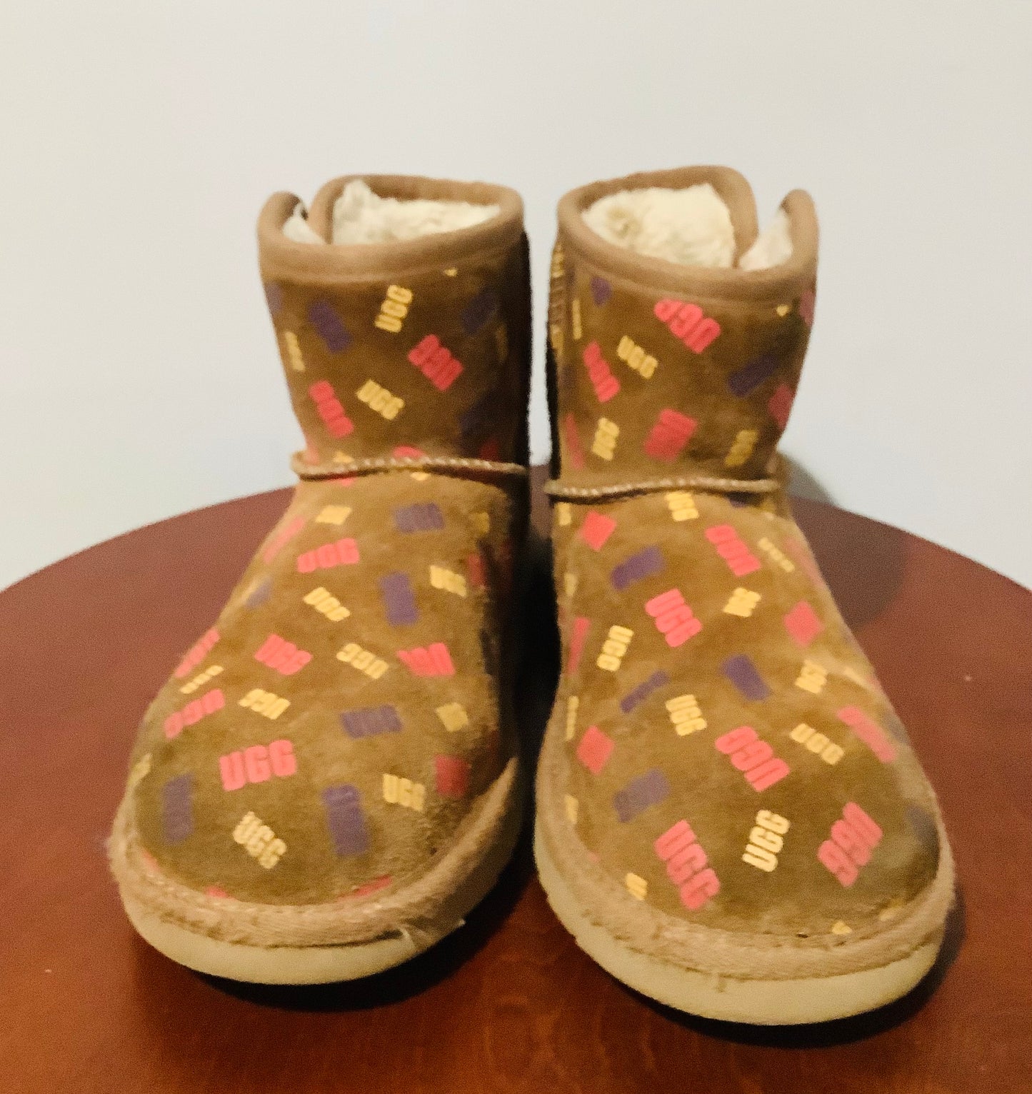 Pre-Owned: Girls UGG K Jona Confetti Logo Boot-Size 1-Used