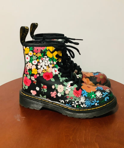 Dr. Martens 1460 J Floral Mash Up K Hydro - Pre-Owned-Used