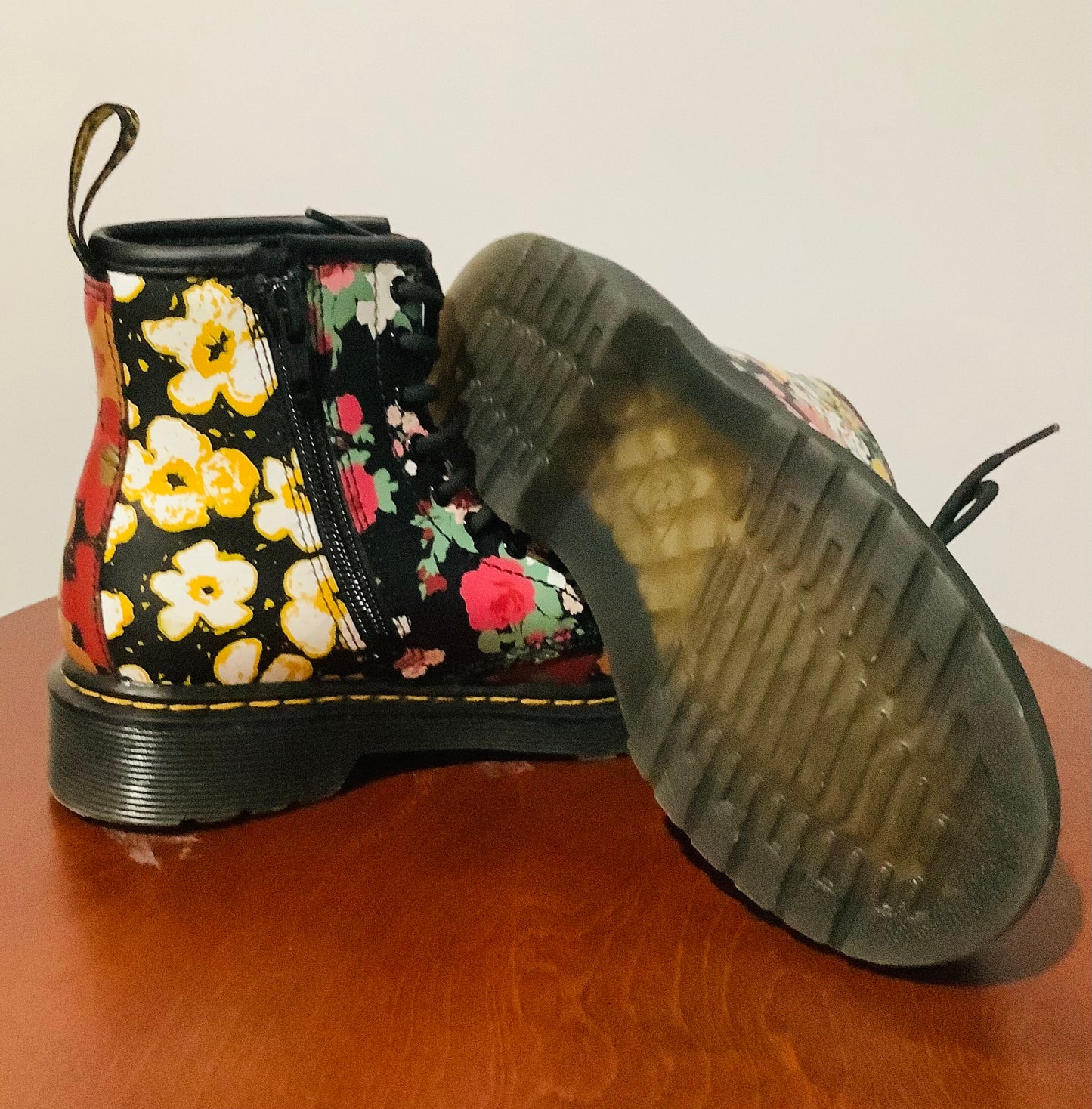Dr. Martens 1460 J Floral Mash Up K Hydro - Pre-Owned-Used