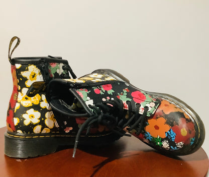 Dr. Martens 1460 J Floral Mash Up K Hydro - Pre-Owned-Used