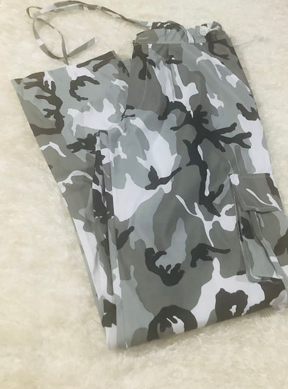 PLT: New Grey Camo Print Lighweight She’ll Low Rise Cargo