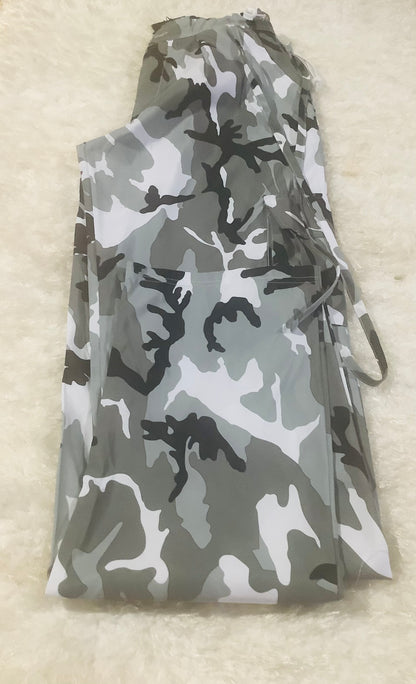 PLT: New Grey Camo Print Lighweight She’ll Low Rise Cargo