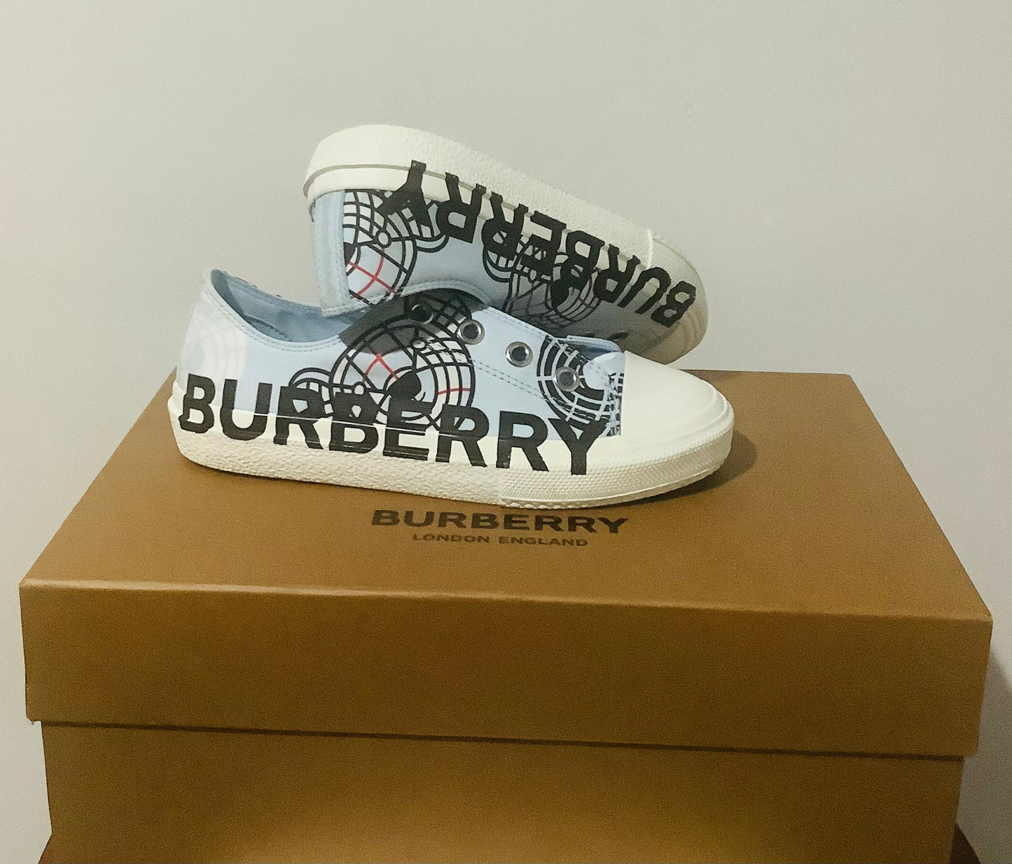 Burberry: Kid's K1 Larkhall Bear-Print Logo Sneakers-Laceless-Pre-Owned