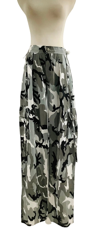 Grey Camo Print Lightweight Low Rise Cargo Pants – Pretty Little Thing