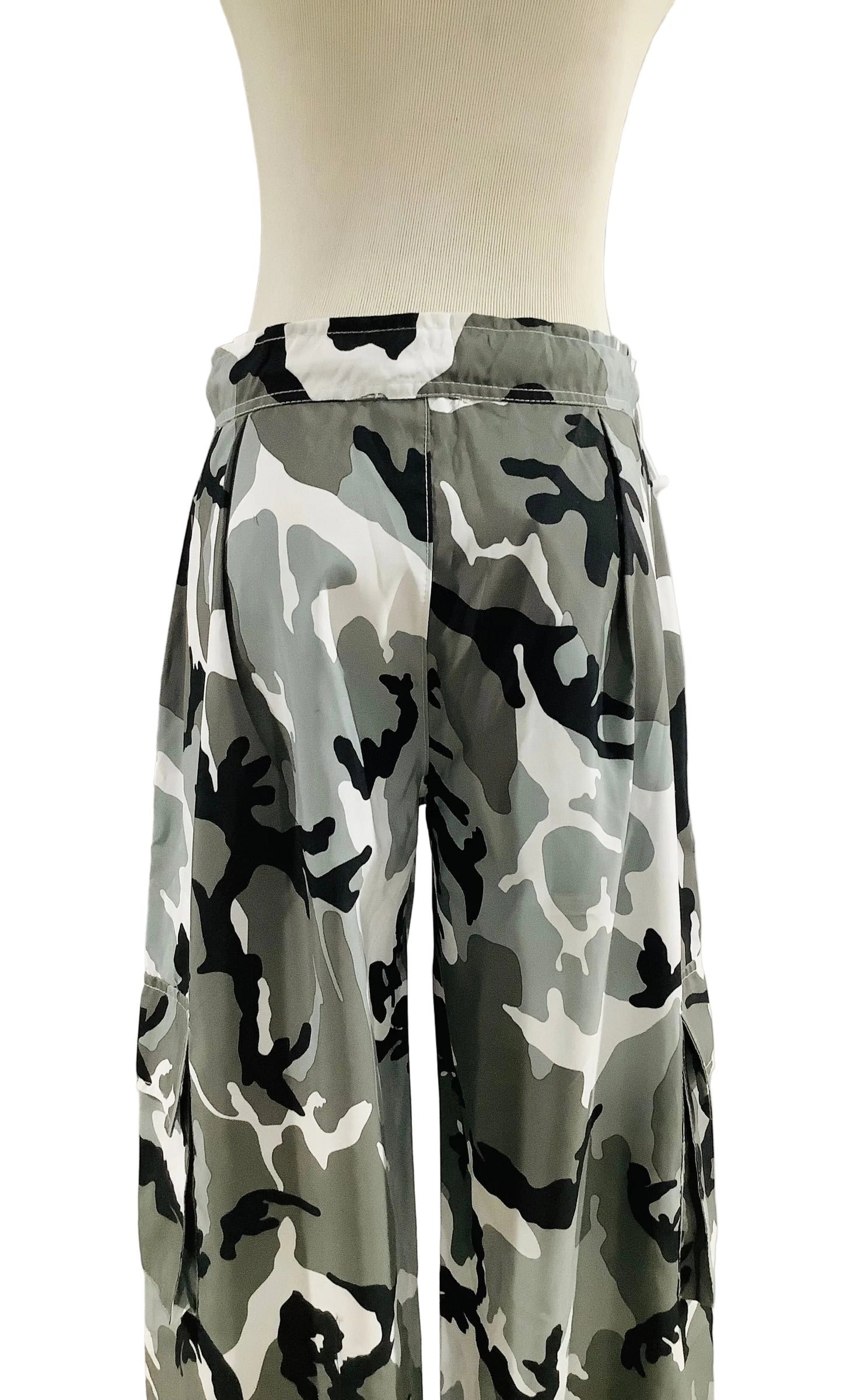 Grey Camo Print Lightweight Low Rise Cargo Pants – Pretty Little Thing