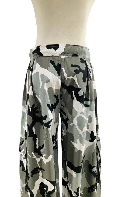 Grey Camo Print Lightweight Low Rise Cargo Pants – Pretty Little Thing