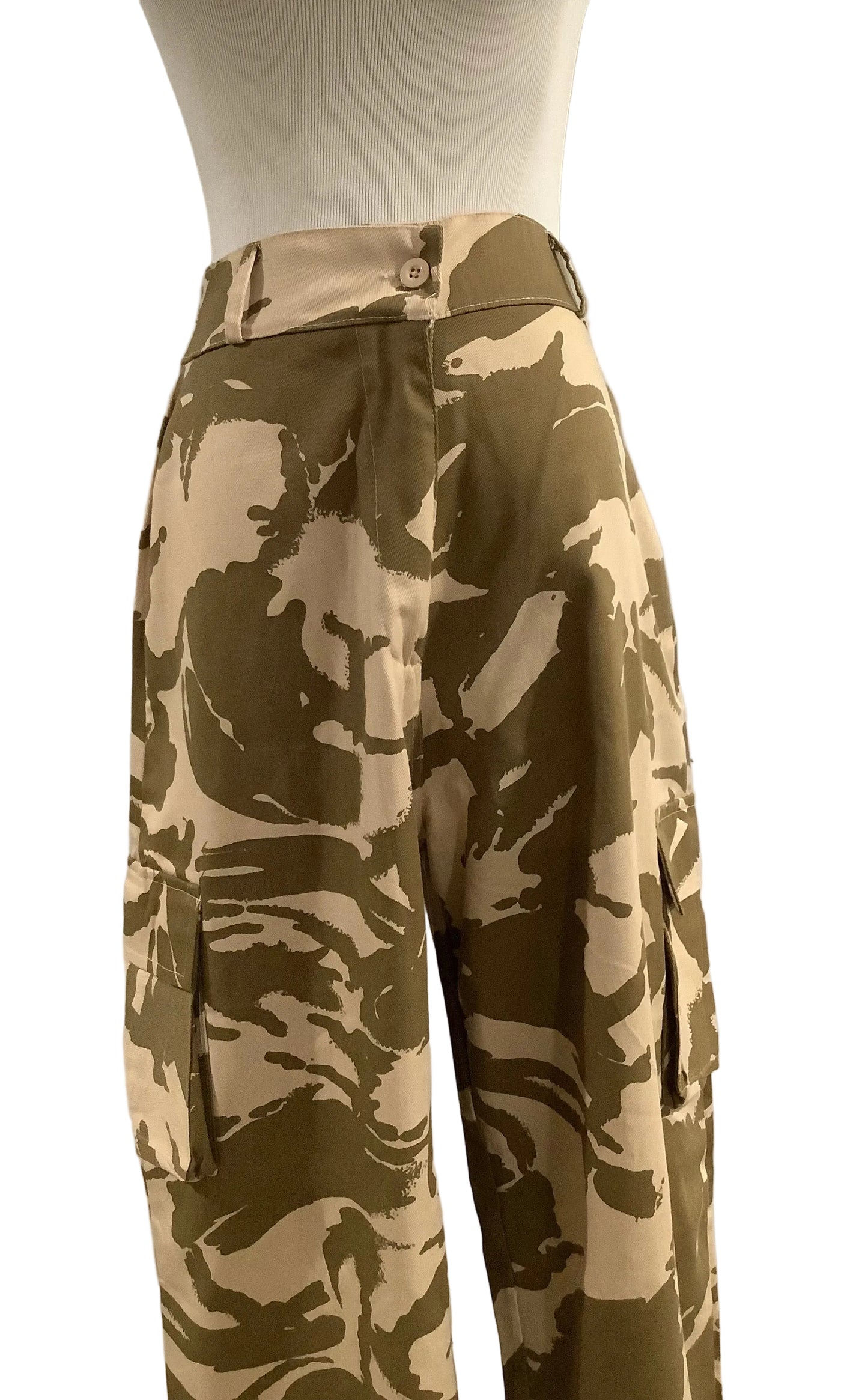 PLT: Shape Camo Print Pocket Wide Leg Cargo Trouse Detail  – NWT