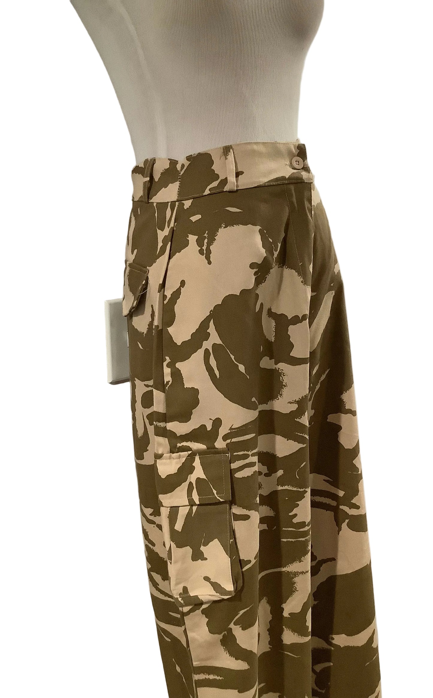 PLT: Shape Camo Print Pocket Wide Leg Cargo Trouse Detail  – NWT