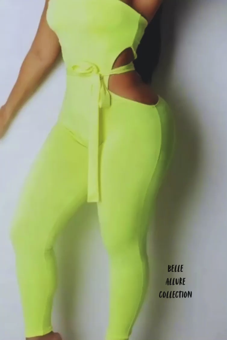 Load video: Off the Shoulder Set